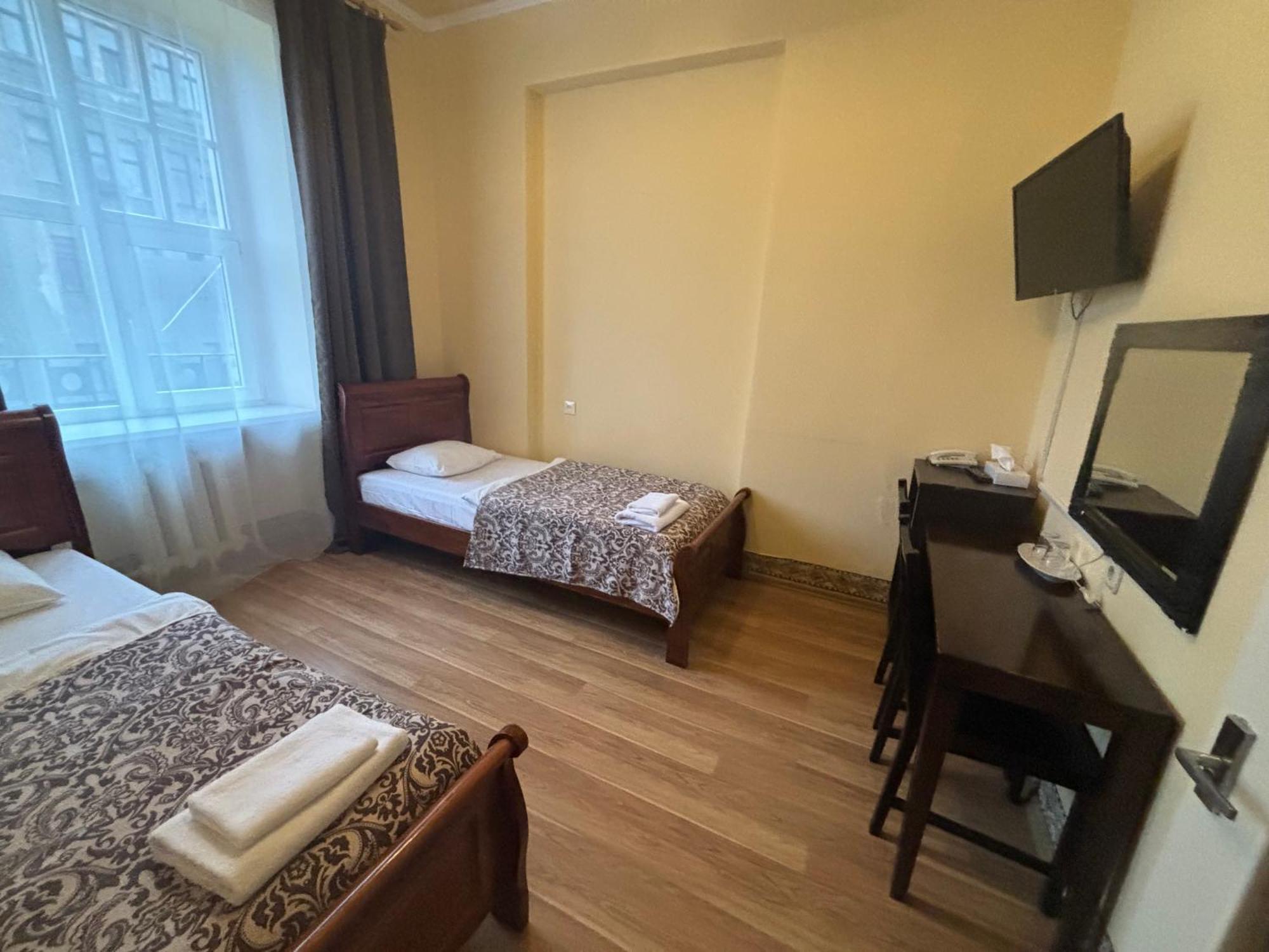 Viktorija Hotel Riga Exterior photo