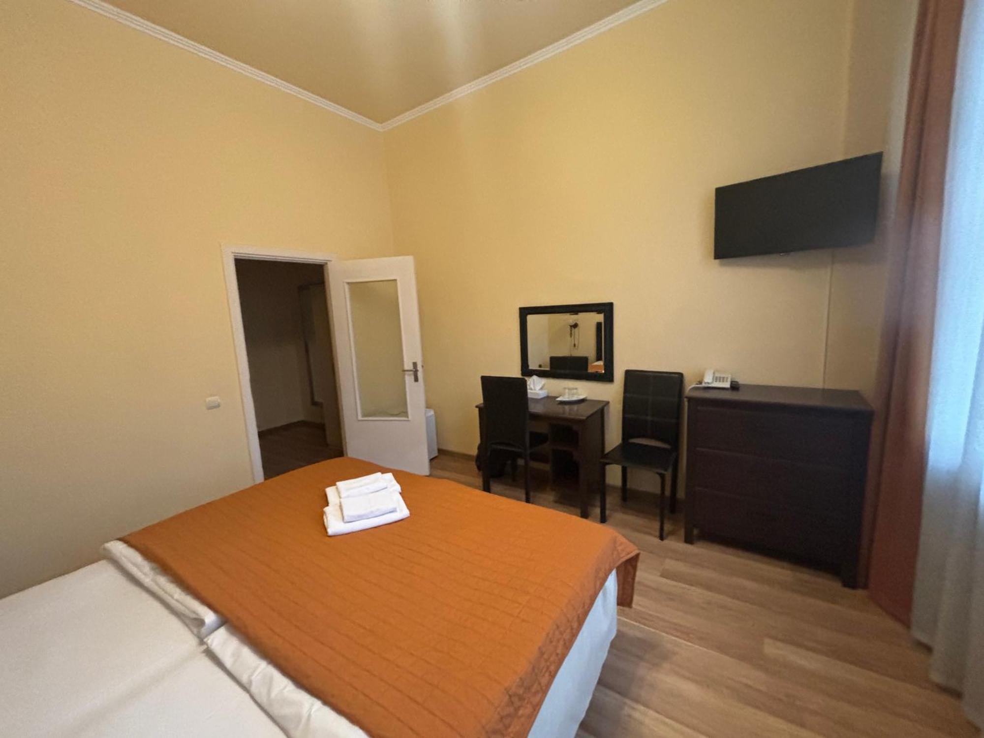 Viktorija Hotel Riga Exterior photo