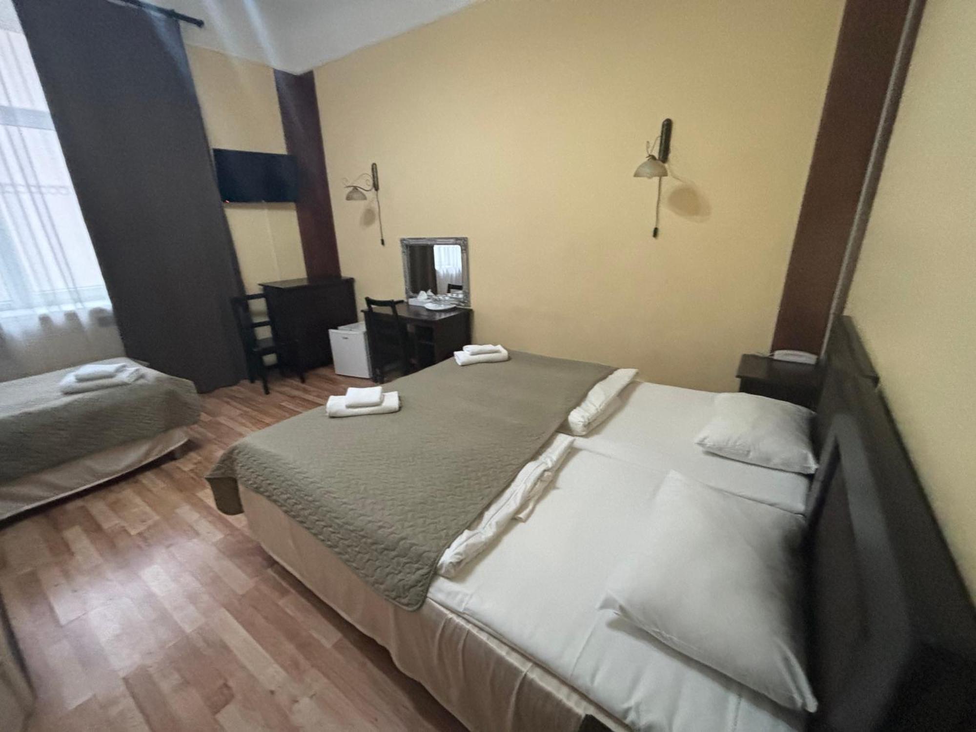 Viktorija Hotel Riga Exterior photo